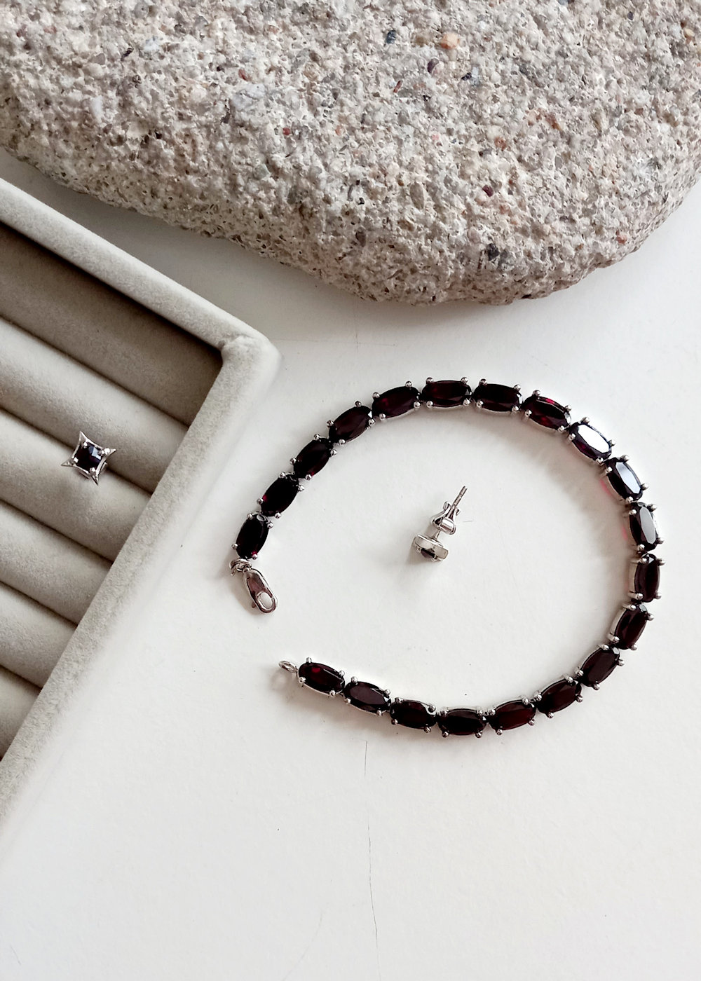 Bracelet & Earrings No Name - Image 4